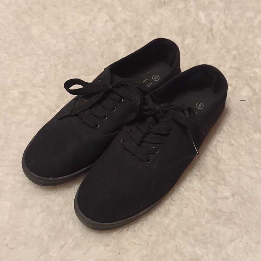 Womens, Bobbie Brooks Lace Up Solid Tennis Shoe